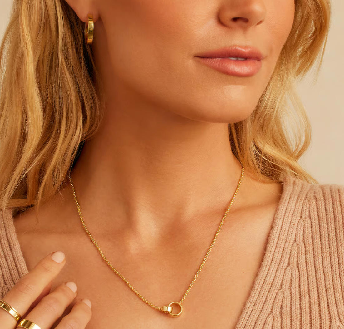 Rose Interlocking Necklace