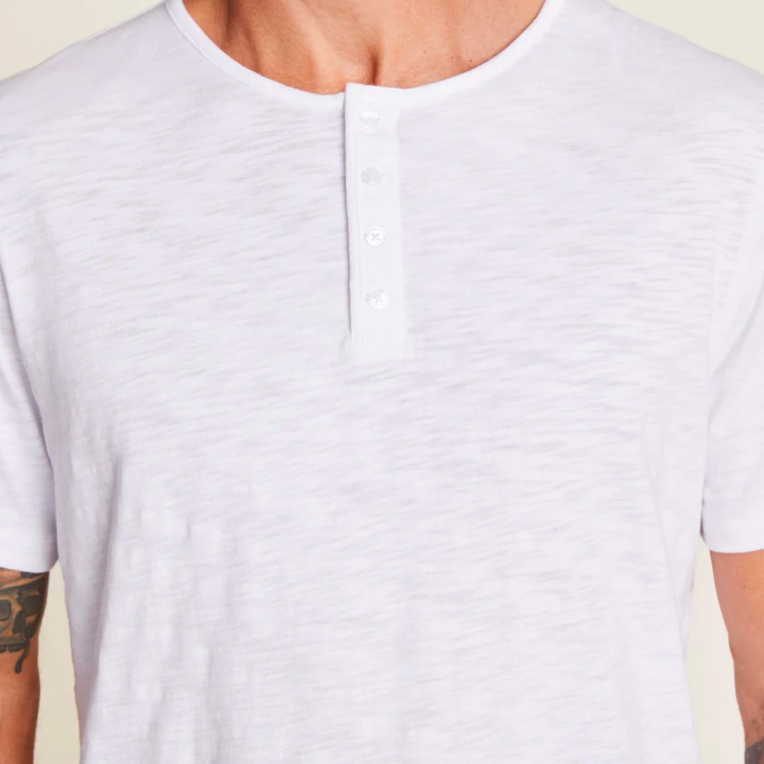 Barefoot Dreams Malibu Collection® Men's Slub Henley Tee