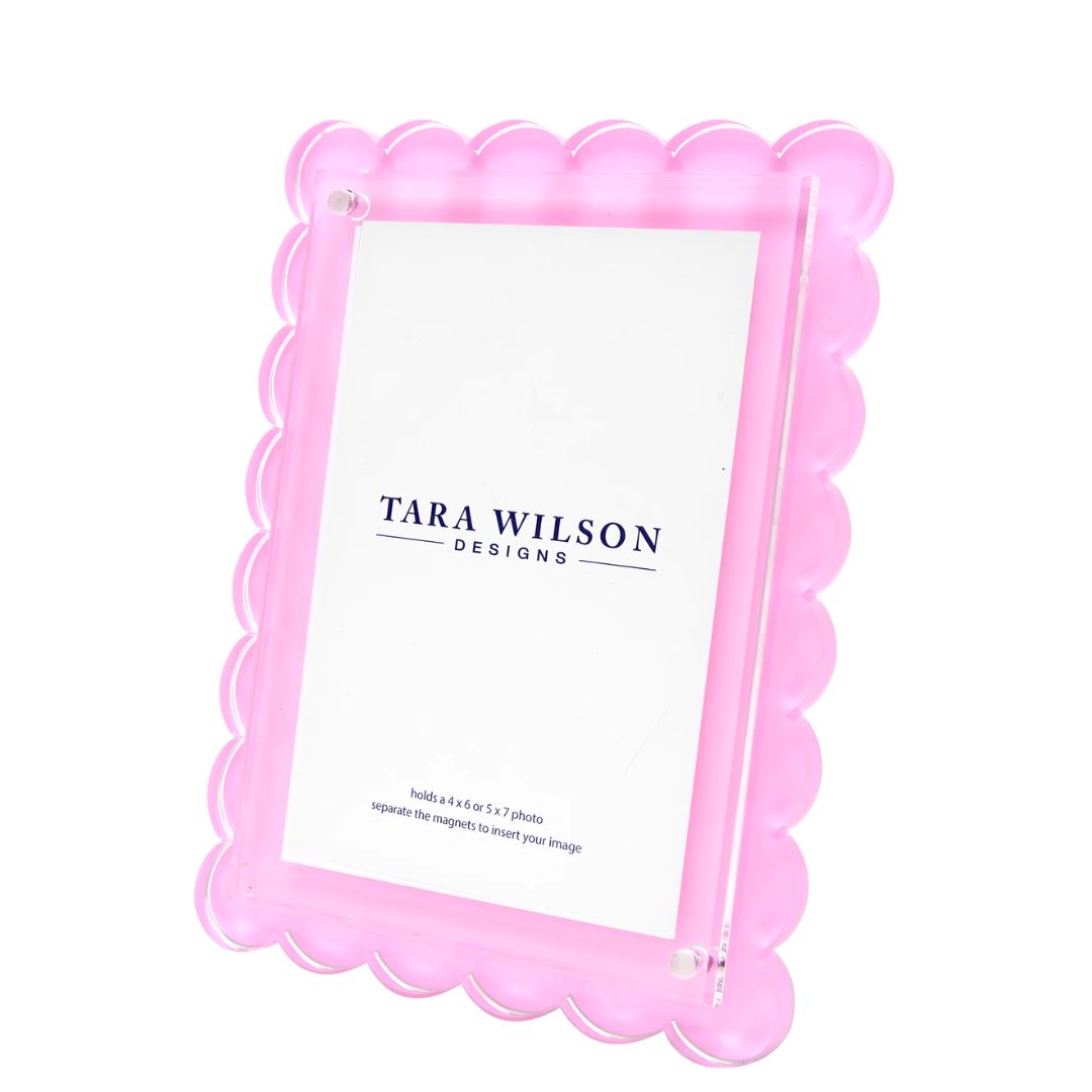 Scalloped Edge Frames