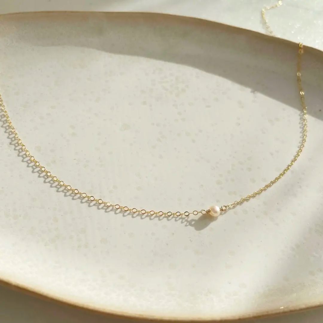 Token Mini Pearl Necklace