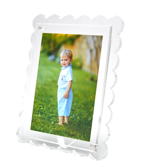 Scalloped Edge Frames